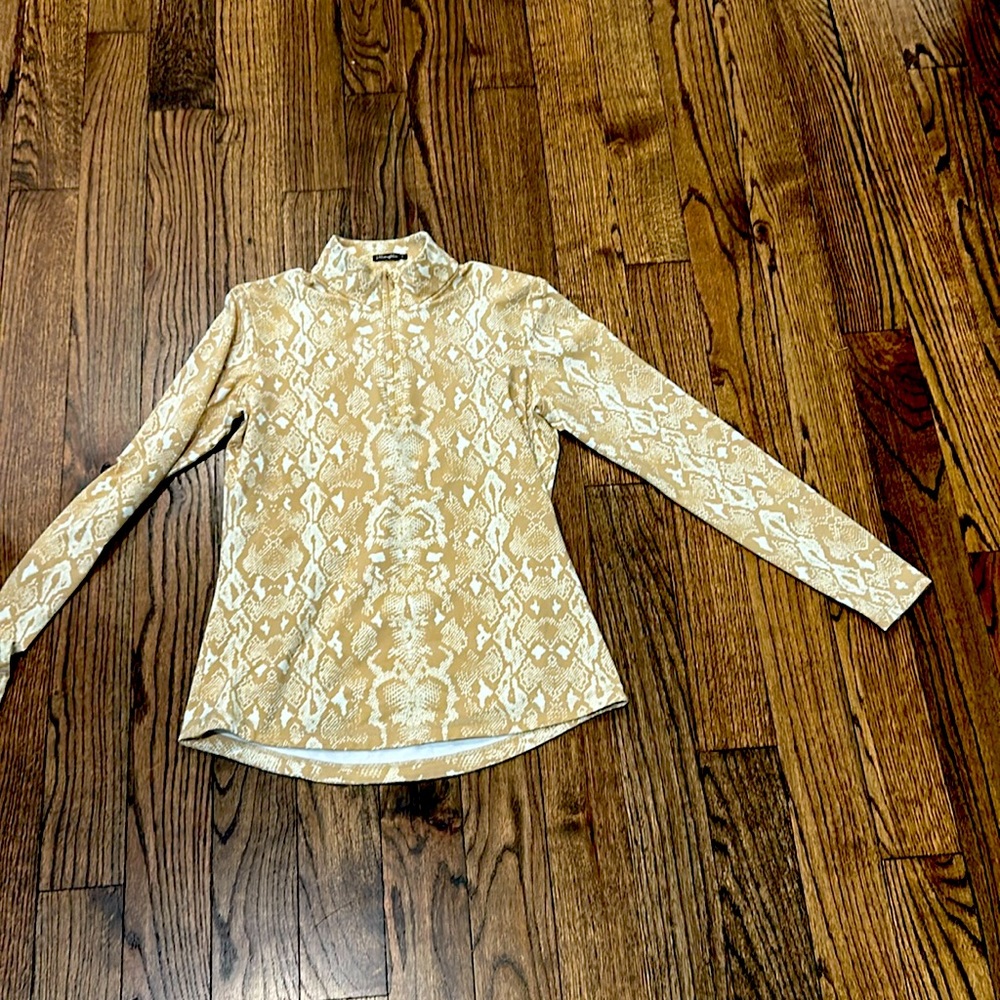 Great neutral Quarter Zip